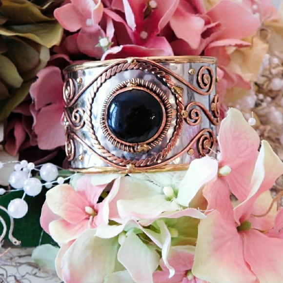 Anju Jewelry - 1 LEFT🌞 NEW-BOHO METAL CUFF BRACELT  w/ONYX STONE